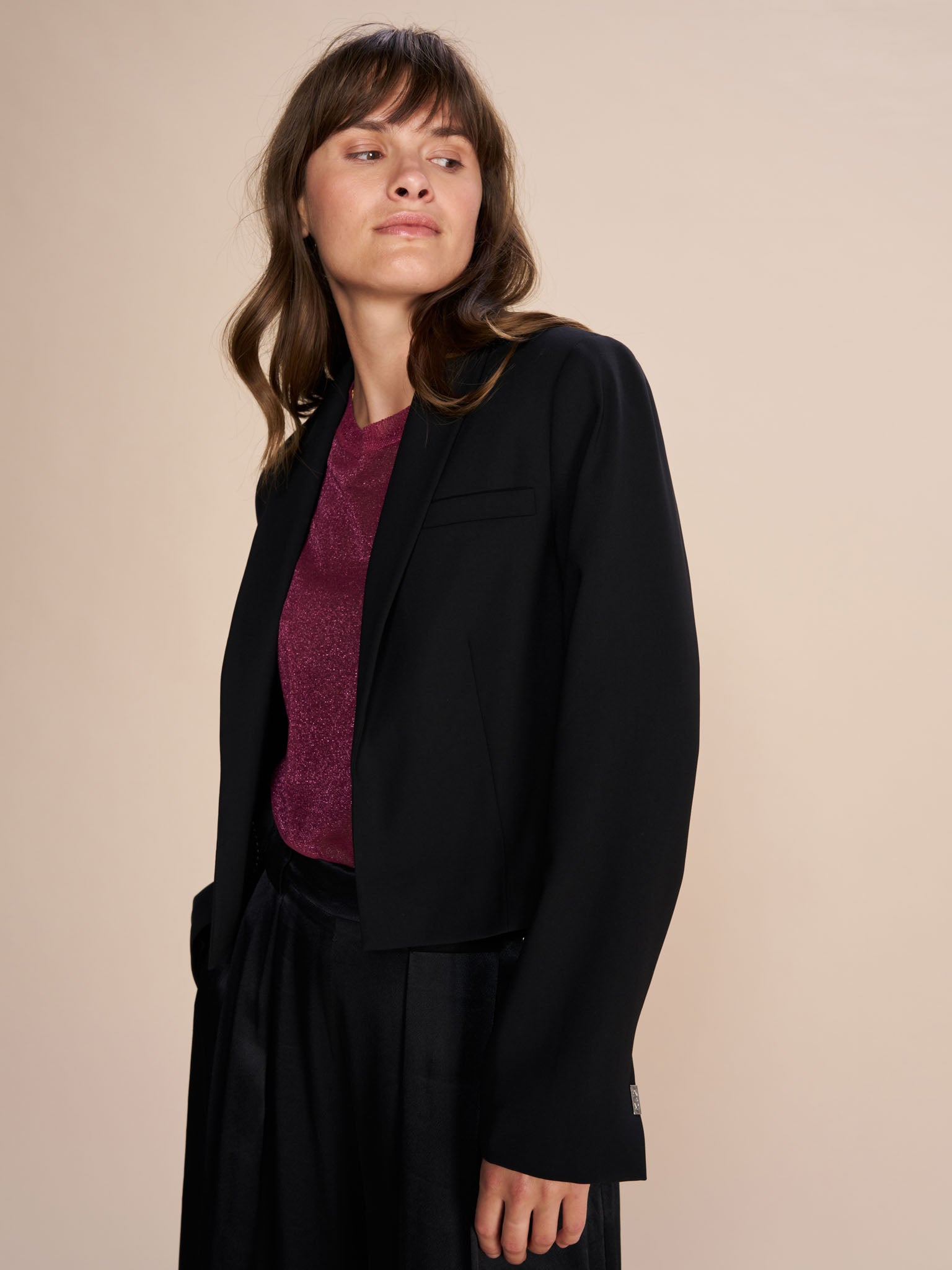 Modelshot / Black / Detail